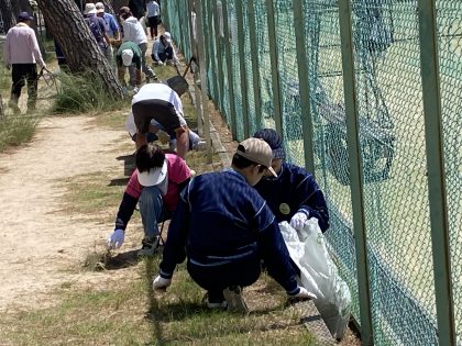 休館日メンテナンス作業体験/コート周辺除草(芦屋公園テニスコート)