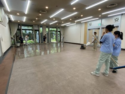 定期清掃/床面洗浄(西宮市民会館)